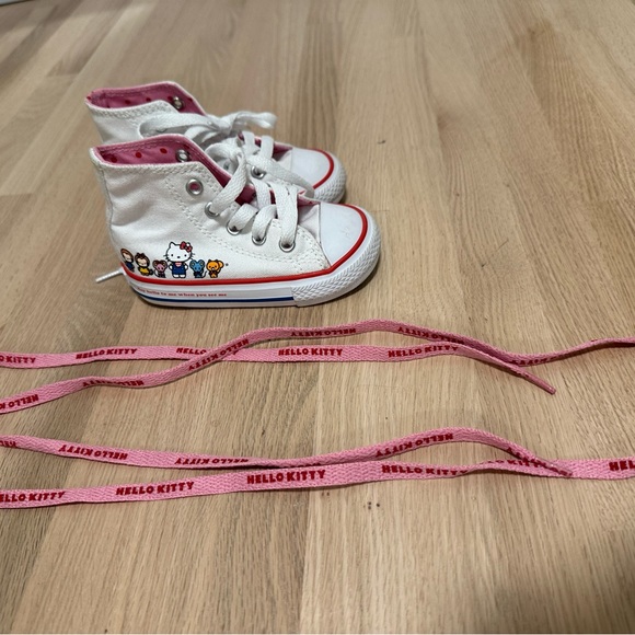 VERY RARE Converse Hello Kitty x Chuck Taylor All Star Canvas Hi 'White Size 5 - Picture 13 of 14
